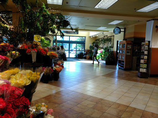 Computer Store «Apple University Village», reviews and photos, 2656 NE University Village St, Seattle, WA 98105, USA