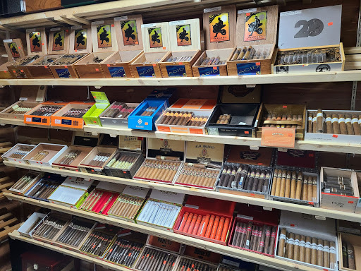 Tobacco Shop «US Tobacco», reviews and photos, 1701 N Larkin Ave #502, Crest Hill, IL 60403, USA