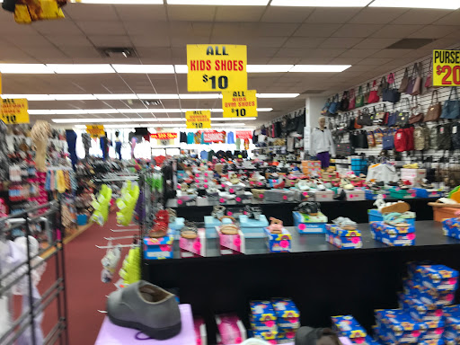 Shoe Store «Lizzys Shoes», reviews and photos, 4930 Schaefer Rd, Dearborn, MI 48126, USA