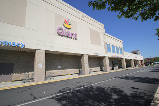 Supermarket «Giant», reviews and photos, 25050 Riding Plaza, Chantilly, VA 20152, USA