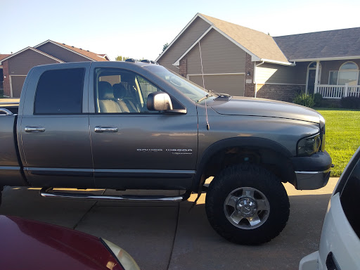 Used Car Dealer «Dons Carz», reviews and photos, 1307 N Kansas Ave, Topeka, KS 66608, USA