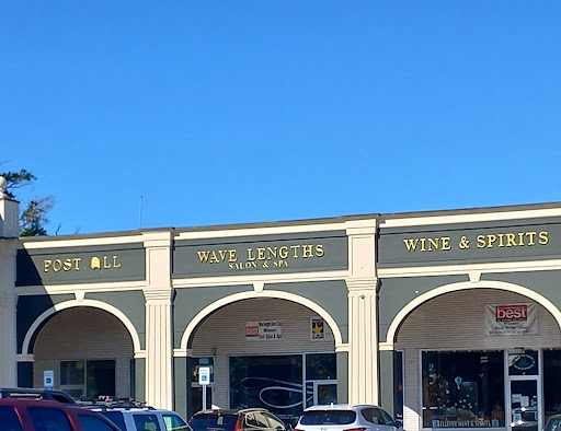 A Market, 181 Bellevue Ave # 1, Newport, RI 02840, USA, 