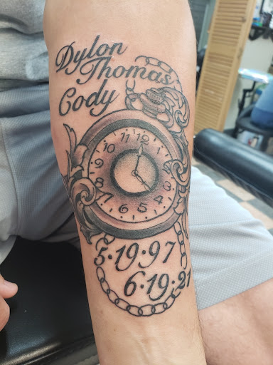 Tattoo Shop «Tattoo Junkies», reviews and photos, 892 Central Ave, Dover, NH 03820, USA