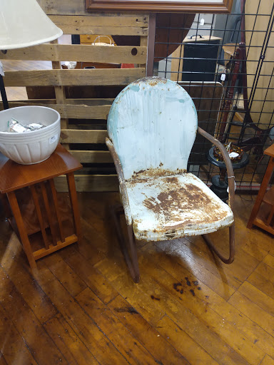 Antique Furniture Store «Jarfly Antique Market», reviews and photos, 47 Railroad Ave, Jefferson, GA 30549, USA
