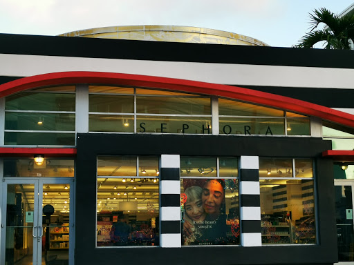 Cosmetics Store «SEPHORA», reviews and photos, 721 Collins Ave, Miami Beach, FL 33139, USA
