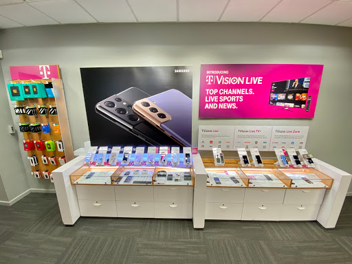 Cell Phone Store «T-Mobile», reviews and photos, 112 Eisenhower Pkwy #1037, Livingston, NJ 07039, USA