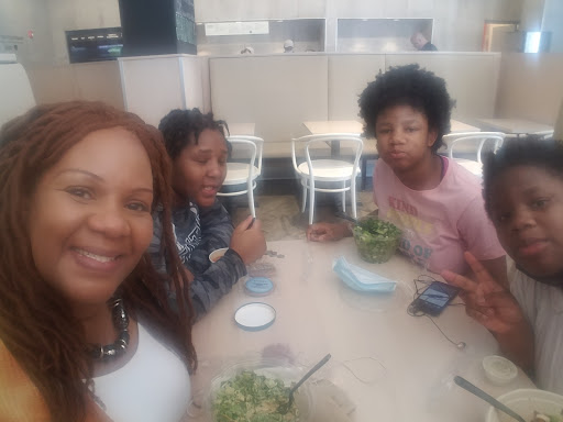 Shopping Mall «Golden Horseshoe Shopping Center», reviews and photos, 1088 Wilmot Rd, Scarsdale, NY 10583, USA