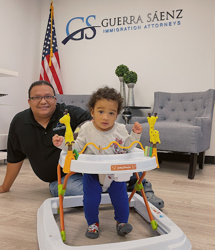 Immigration Attorney «Guerra Sáenz, PL», reviews and photos
