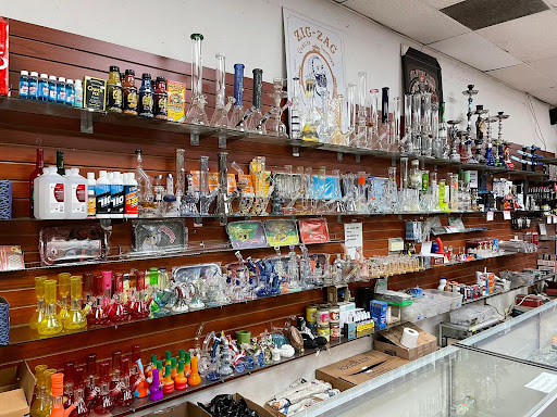 Tobacco Shop «Famous Smoke Shop», reviews and photos, 3022 Stockton Blvd # 6, Sacramento, CA 95820, USA
