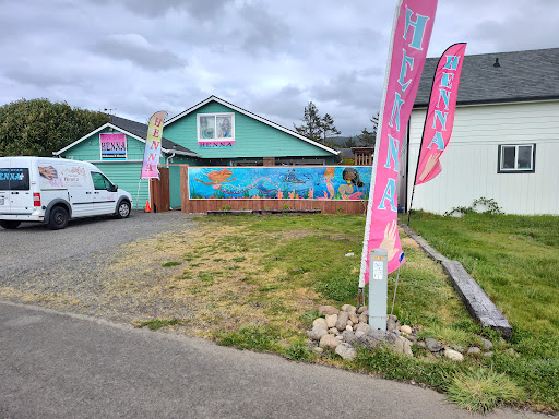 Explore killer whale tattoo ideas, creative tattoo ideas in Seaside, available at Five Star Henna