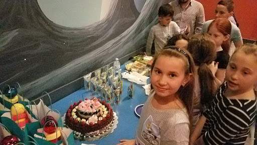 Shopping Mall «Southpoint Shopping Center», reviews and photos, E Palatine Rd & Rand, Arlington Heights, IL 60004, USA