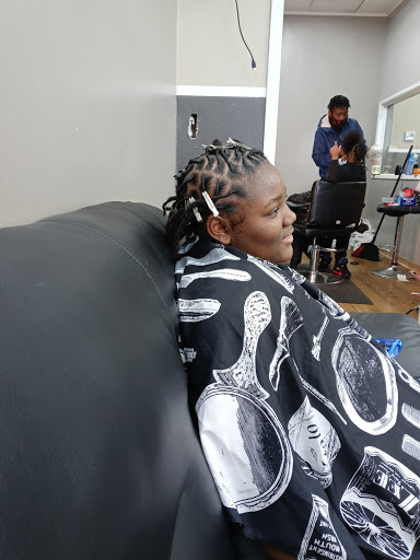 Hair Extension Technician «Royals Elite Barber Salon», reviews and photos, 2012 S 320th St f, Federal Way, WA 98003, USA