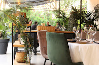 Atmosphère du Restaurant Les jardins du Tesan à Saint-Laurent-des-Arbres - n°2