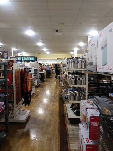Department Store «HomeGoods», reviews and photos, 2715 W Market St #180, Fairlawn, OH 44333, USA