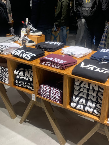 VANS Store London Westfield Stratford - London