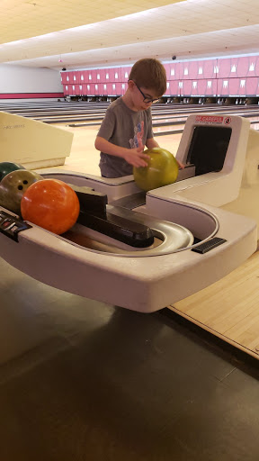 Bowling Alley «Wonderland Lanes», reviews and photos, 8265 Richardson Rd, Commerce Charter Twp, MI 48390, USA