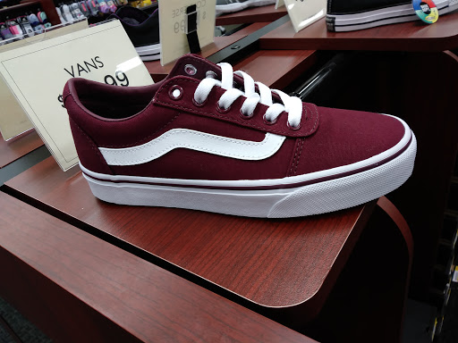 Shoe Store «Shoe Dept. Encore», reviews and photos, 6311 Stewart Rd, Galveston, TX 77551, USA