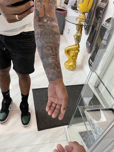 Explore tattoo ideas for hands men, creative tattoo ideas in Coral Springs, available at MB Tattoo Studio