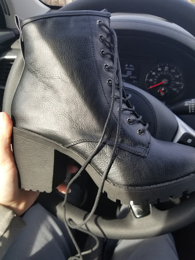 Shoe Store «Famous Footwear», reviews and photos, 2955 Veterans Rd W, Staten Island, NY 10309, USA