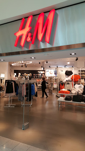 Shopping Mall «Pioneer Place», reviews and photos, 700 SW 5th Ave, Portland, OR 97204, USA