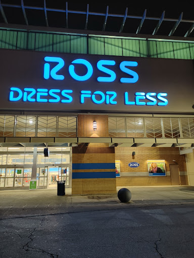 Clothing Store «Ross Dress for Less», reviews and photos, 7065 Cermak Rd, Berwyn, IL 60402, USA