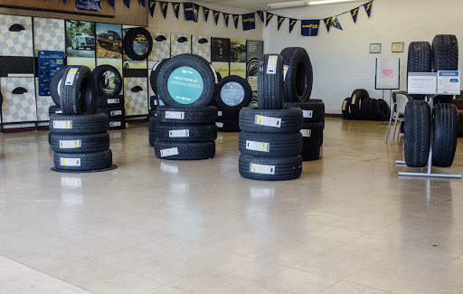 Tire Shop «Freedom Tire and Auto Service», reviews and photos, 412 8th St SW, Altoona, IA 50009, USA