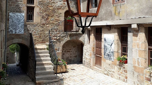 Cour du Foyer à Villedieu-les-Poêles-Rouffigny