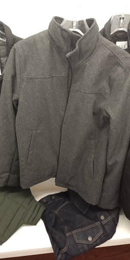 Clothing Store «Gap Outlet», reviews and photos, 40 S 69th St, Upper Darby, PA 19082, USA