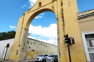 Arch Bridge image