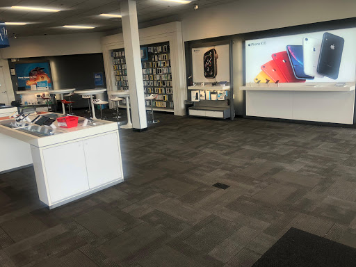 Cell Phone Store «AT&T», reviews and photos, 1809 Reisterstown Rd #130, Pikesville, MD 21208, USA