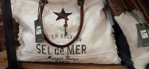 Store «Cahoots-Two Gals General Store», reviews and photos, 53 N Main St #100, Crossville, TN 38555, USA