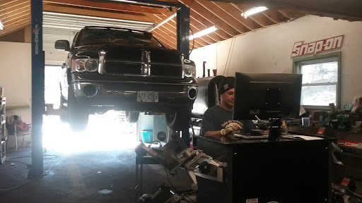 Auto Repair Shop «W&J Auto Repair», reviews and photos, 41 Nelson St, Franklin, NH 03235, USA