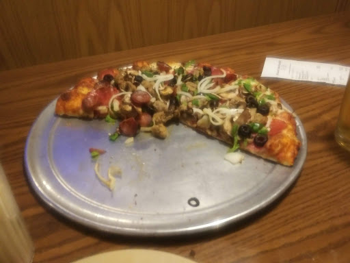 Pizza Restaurant «Round Table Pizza», reviews and photos, 292 S State St, Ukiah, CA 95482, USA