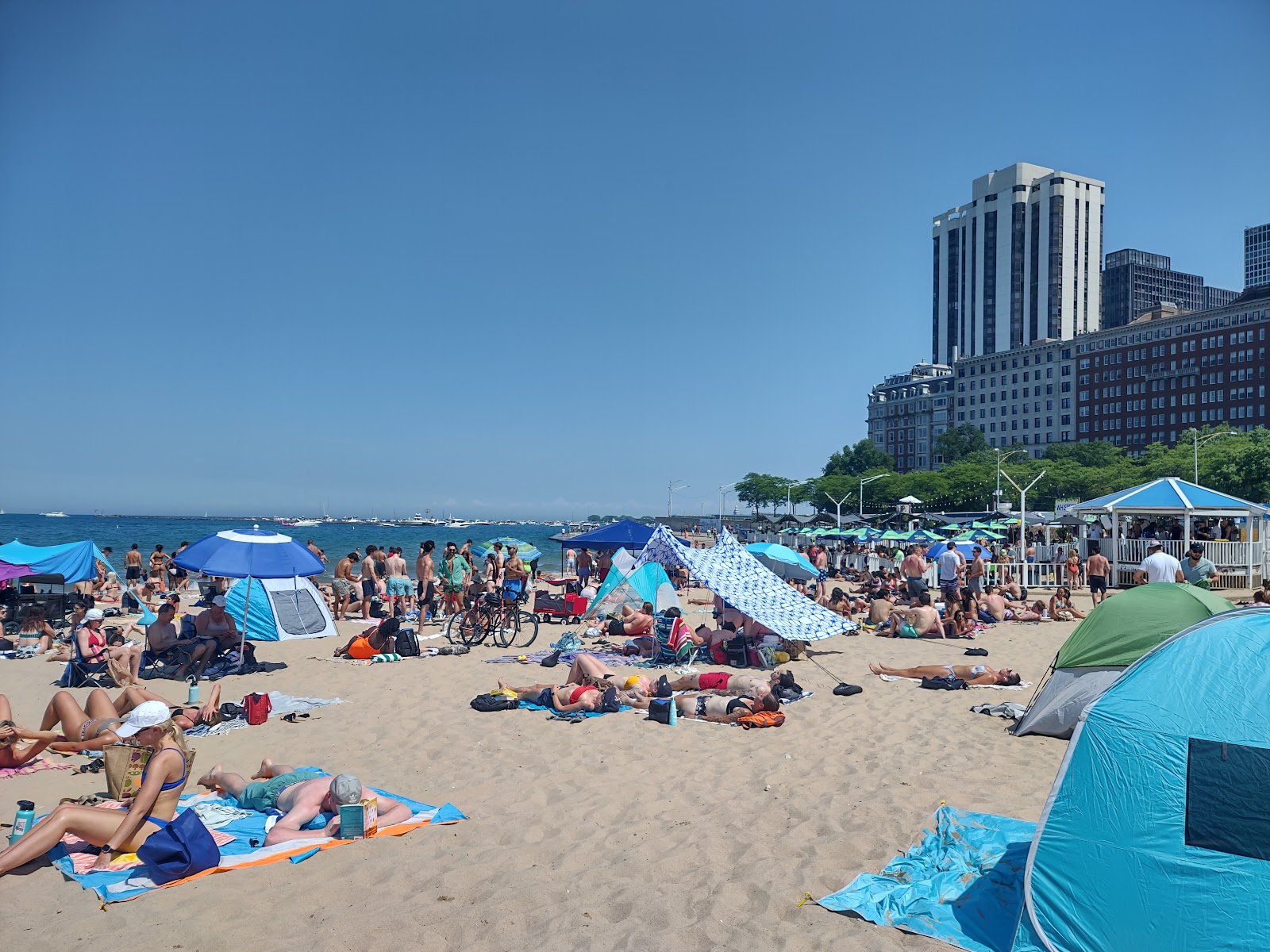 Oak Street Beach'in fotoğrafı - Çocuklu aile gezginleri için önerilir