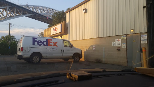 Shipping and Mailing Service «FedEx Ship Center», reviews and photos, 2400 Richmond Terrace, Staten Island, NY 10302, USA