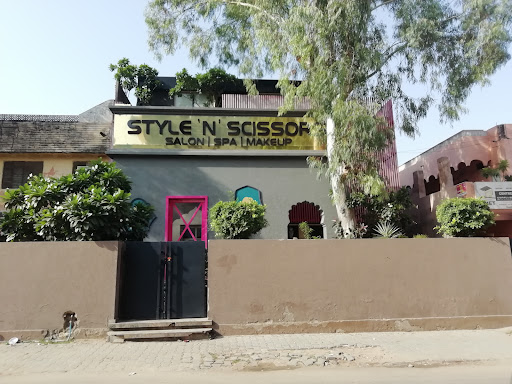 Style 'n' Scissors - Raja Park