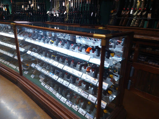 Sporting Goods Store «Bass Pro Shops», reviews and photos, 1000 Bass Pro Dr NW, Altoona, IA 50009, USA