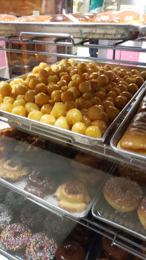 Donut Shop «Broadway Donuts», reviews and photos, 2731 Broadway, Sacramento, CA 95818, USA