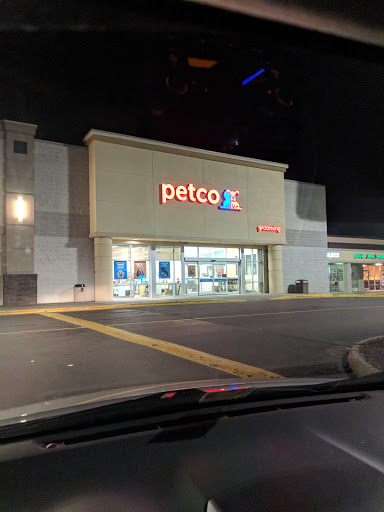 Pet Supply Store «Petco Animal Supplies», reviews and photos, 1419 Towne Square Blvd NW, Roanoke, VA 24019, USA