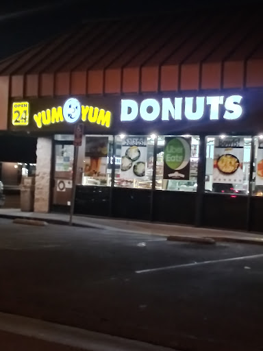 Donut Shop «Yum Yum Donuts», reviews and photos, 5921 Atlantic Blvd, Maywood, CA 90270, USA