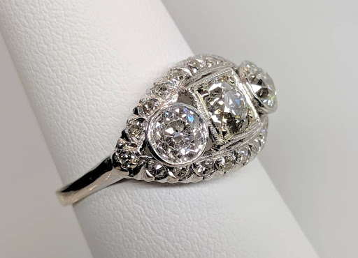 Jeweler «Yarnal Jewelers», reviews and photos, 4029 E Castro Valley Blvd, Castro Valley, CA 94552, USA