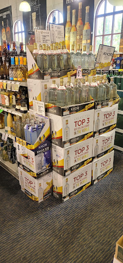 Liquor Store «Camp Creek World Of Beverages», reviews and photos, 3780 Princeton Lakes Pkwy, Atlanta, GA 30344, USA
