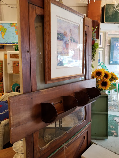 Antique Store «A Corner Cottage», reviews and photos, 895 Conner St, Noblesville, IN 46060, USA