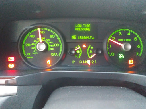 Tire Shop «Discount Tire Store - Louisville, KY», reviews and photos, 2131 S Hurstbourne Pkwy, Louisville, KY 40220, USA