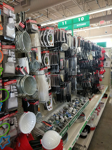 Dollar Store «Dollar Tree», reviews and photos, 806 Pelham Pkwy #4, Pelham, NY 10803, USA