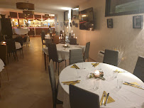 Atmosphère du Restaurant LE CHALET DE PAUL à Gimel-les-Cascades - n°13