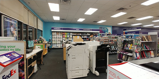 Print Shop «FedEx Office Print & Ship Center», reviews and photos, 935 W Huntington Dr, Monrovia, CA 91016, USA