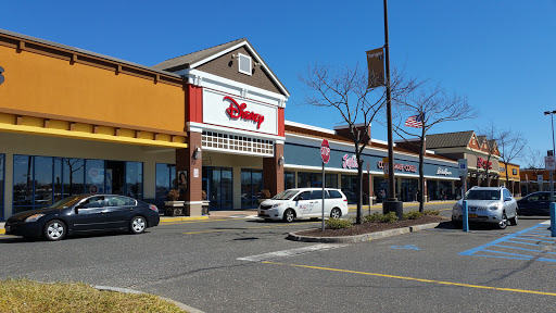 Outlet Mall «Tanger Outlet Riverhead», reviews and photos, 200 Tanger Mall Dr, Riverhead, NY 11901, USA