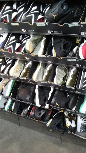 Shoe Store «WSS», reviews and photos, 1638 E Fremont St, Stockton, CA 95205, USA