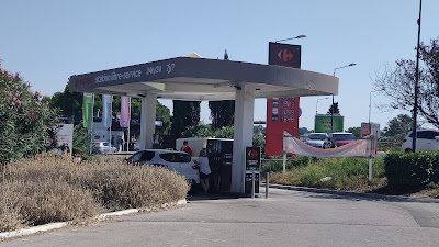 Station-service Carrefour à Mèze